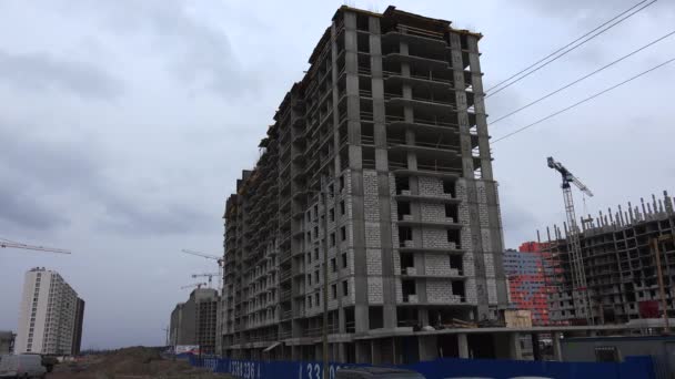 Construcción Casa Varios Pisos Lugar Construcción Video Uhd — Vídeo de stock