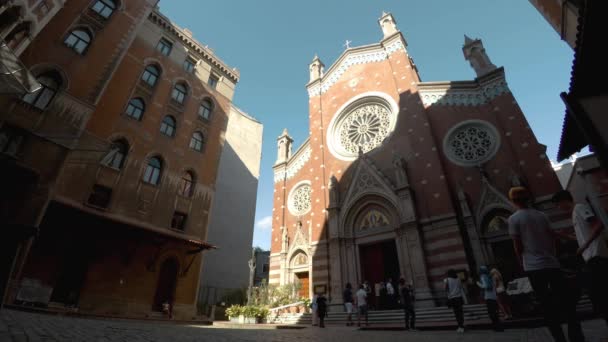 Istanbul Turquía Verano 2017 Iglesia Católica San Antonio Calle Istiklal — Vídeo de stock