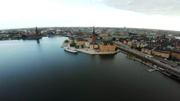 Stockholm. Eski kasaba. Mimarlık, eski evler, sokaklar ve mahalleler. — Stok video