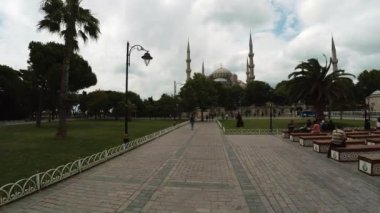 İSTANBUL, TURKEY - 2017 Yazı: İstanbul 'daki Sultan Ahmed Camii. Hindi. 4K 'da video, UHD