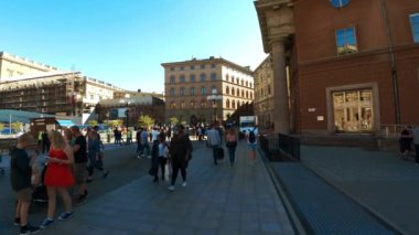 Stockholm. Eski kasaba. Mimarlık, eski evler, sokaklar ve mahalleler. İsveç. 4K 'da video, UHD