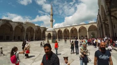 İSTANBUL, TURKEY - 2017 Yazı: İstanbul 'daki Sultan Ahmed Camii. Hindi. 4K 'da video, UHD