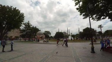 İSTANBUL, TURKEY - 2017 Yazı: İstanbul 'daki Sultan Ahmed Camii. Hindi. 4K 'da video, UHD