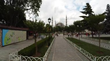 İSTANBUL, TURKEY - 2017 Yazı: İstanbul 'daki Sultan Ahmed Camii. Hindi. 4K 'da video, UHD