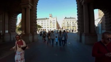 Stockholm 'deki Reichstag binası. İsveç. 4K 'da video, UHD