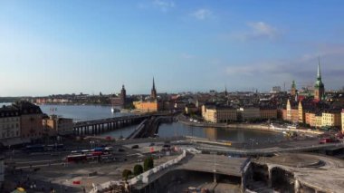 Stockholm 'deki Gamla Stan' in görüntüsü. Eski şehir. İsveç. 4K 'da video, UHD