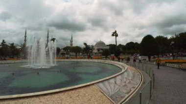 İSTANBUL, TURKEY - 2017 Yazı: İstanbul 'daki Sultan Ahmed Camii. Hindi. 4K 'da video, UHD