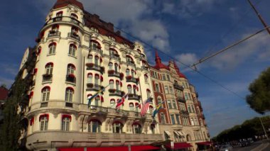 Stockholm. Eski kasaba. Mimarlık, eski evler, sokaklar ve mahalleler. İsveç. 4K 'da video, UHD