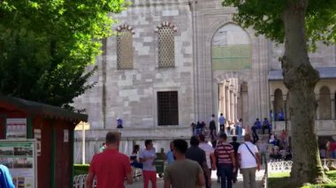 İSTANBUL, TURKEY - 2017 Yazı: İstanbul 'daki Sultan Ahmed Camii. Hindi. 4K 'da video, UHD