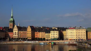 Stockholm 'deki Gamla Stan' in görüntüsü. Eski şehir. İsveç. 4K 'da video, UHD