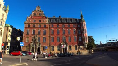 Stockholm. Eski kasaba. Mimarlık, eski evler, sokaklar ve mahalleler. İsveç. 4K 'da video, UHD