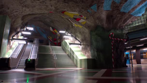 Kungstradgarden Estación Metro Arte Metro Estocolmo Suecia Video Uhd — Vídeo de stock