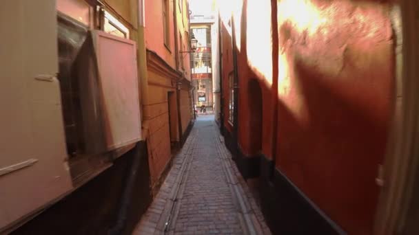 Древняя Узкая Улица Центре Стокгольма Старый Город Архитектура Старые Дома — стоковое видео