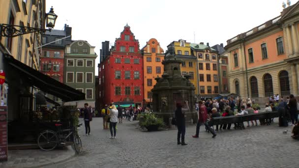 ストックホルムのStortorget Public Square ガンラ スタン スウェーデンだ Uhdでのビデオ — ストック動画