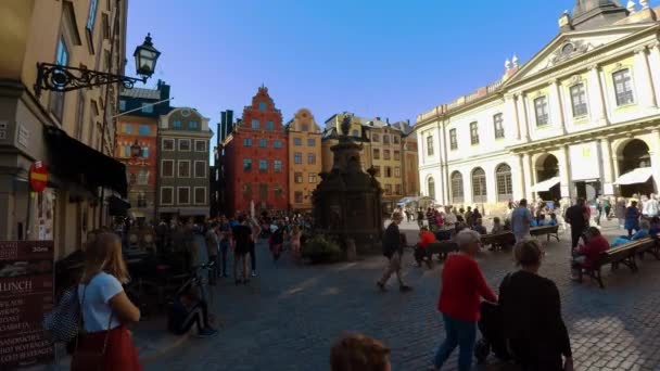 ストックホルムのStortorget Public Square ガンラ スタン スウェーデンだ Uhdでのビデオ — ストック動画