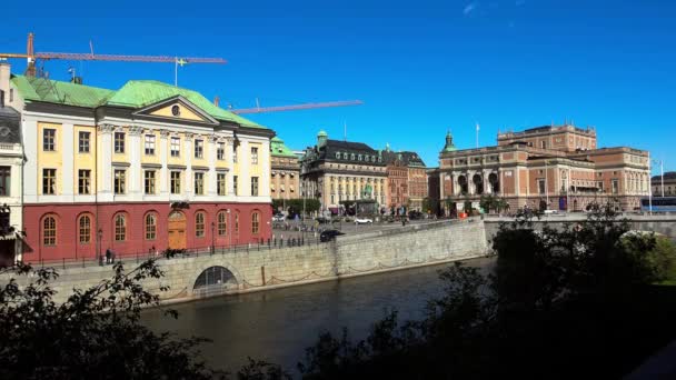 Estátua Equestre Rei Gustavo Adolfo Contra Ópera Real Sueca Estocolmo — Vídeo de Stock