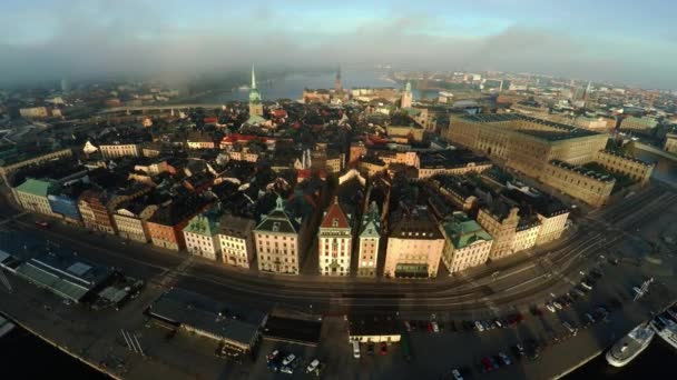 Stockholm. Staré město. Architektura, staré domy, ulice a čtvrti. — Stock video