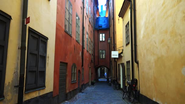 Starożytna Wąska Uliczka Centrum Sztokholmu Stare Miasto Architektura Stare Domy — Wideo stockowe