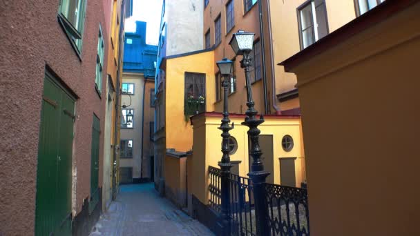 Stockholm Merkezinde Eski Dar Bir Sokak Eski Kasaba Mimarlık Eski — Stok video