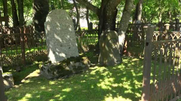 Cementerio en Lappeenranta. Finlandia. 4K . — Vídeos de Stock