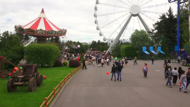 Uitzicht, Park, attracties. 4k. St. Petersburg, zomer 2014. — Stockvideo