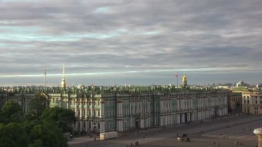 Petersburg. Çatıdan görüntüleyin. Hermitage. 4k.