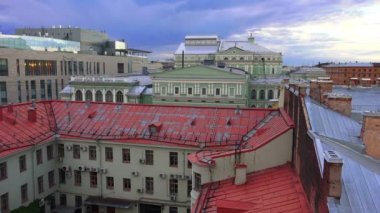 Petersburg. Çatıdan görüntüleyin. Mariinsky tiyatro. 4k.