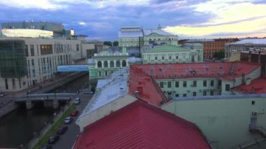 Petersburg. Çatıdan görüntüleyin. Mariinsky tiyatro. 4k.