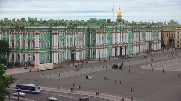 Petersburg. Uitzicht vanaf het dak. De Palace square. 4k. — Stockvideo