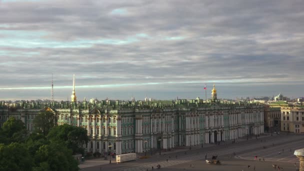 Petersburg. Uitzicht vanaf het dak. De Hermitage. 4k. — Stockvideo