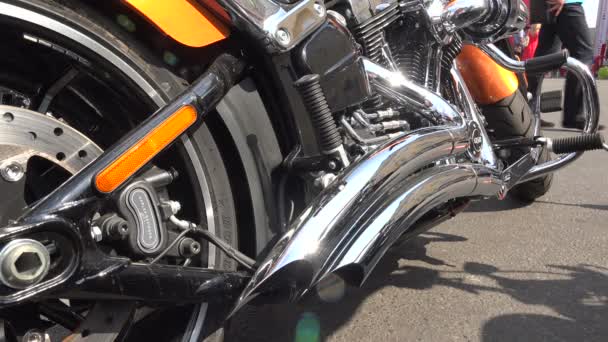 Harley Davidson en bicicleta. 4K. San Petersburgo, verano de 2014 . — Vídeos de Stock