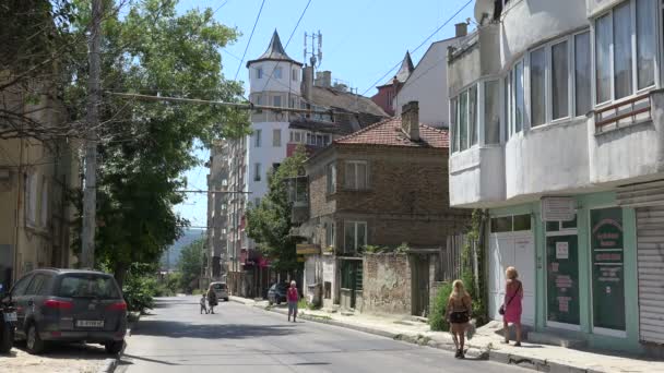 Varna. ¿Bulgaria? Edificios, calles, distritos. 4K . — Vídeo de stock