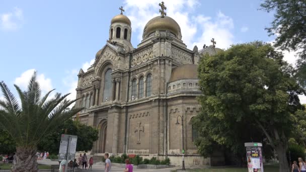 Katedrála Nanebevzetí Panny Marie ve Varně — Stock video