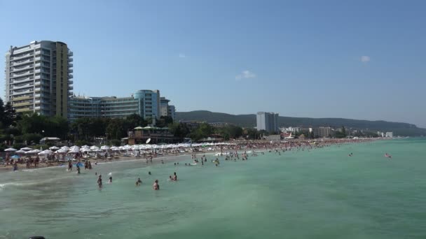 Plage de sable doré en Bulgarie. Zlatni Piasci. 4K . — Video