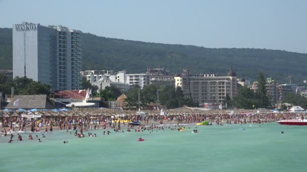 Złote piaski plaży w Bułgarii. Zlatni Piasci. 4k. — Wideo stockowe