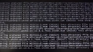 Hata, bilgisayardaki hata. Sistemi yeniden başlatma. 4k.