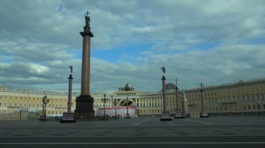 Petersburg'daki Saray Meydanı