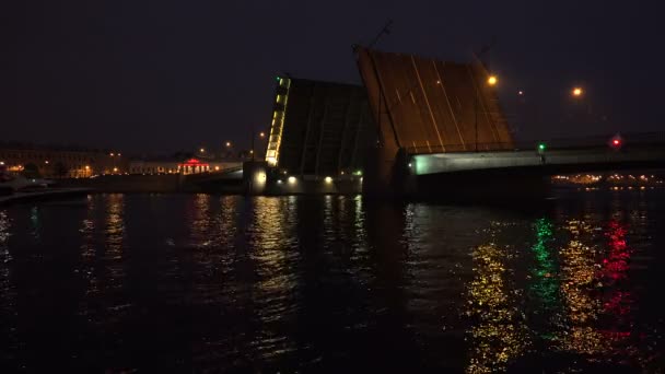 Tuchkov de ophaalbrug. Sint-Petersburg. 4k. — Stockvideo