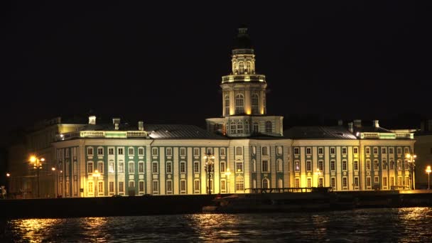 Kunstkamera. Antropoloji ve St Petersburg Etnografya Müzesi. Night.4K. — Stok video