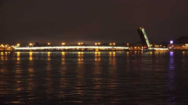 Puente levadizo de San Petersburgo — Vídeos de Stock