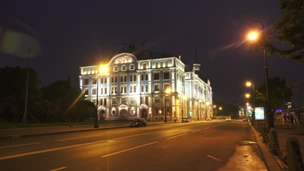 Nakhimov námořní školu v Petrohradě. V noci. 4k. — Stock video