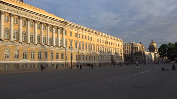 O Estado-Maior na Praça do Palácio. São Petersburgo. 4K . — Vídeo de Stock