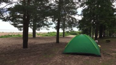 Bir yeşil çadır niteliğine. 4k.