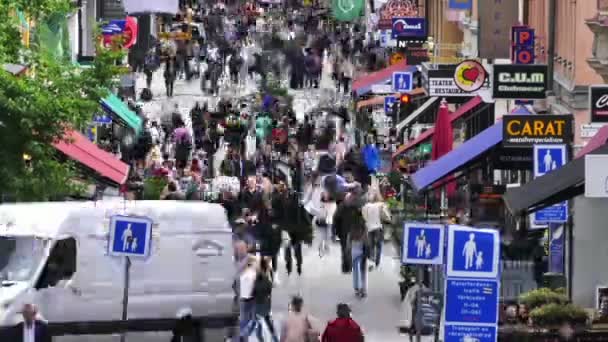 Estocolmo famosa rua comercial — Vídeo de Stock