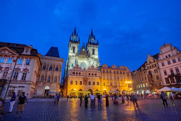 Turistas Praça Cidade Velha Praga República Checa Entardecer — Fotografia de Stock