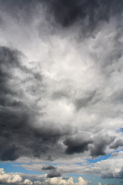 Dark Clouds, Rain and poor Weather — Stock Photo, Image