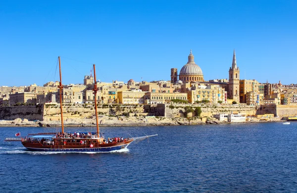 Valletta Skyline in de avond, Malta — Stockfoto