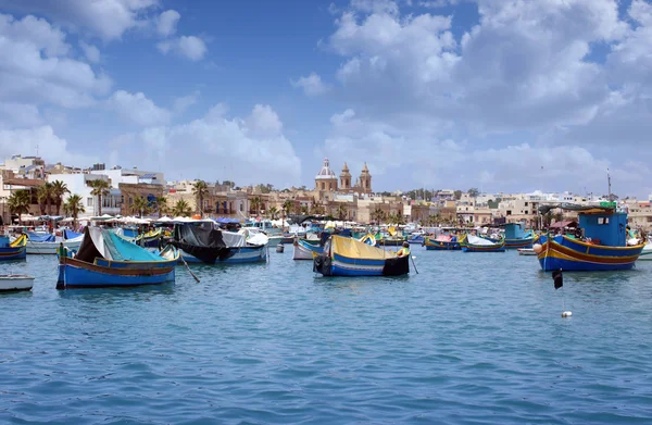 Marsaxlokk vissersdorp, Malta — Stockfoto