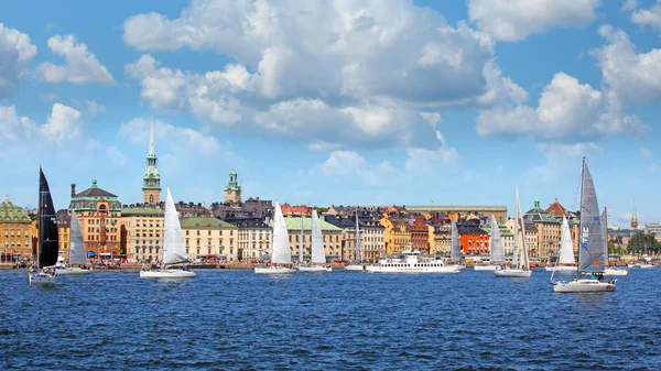 Veleros en Estocolmo ciudad — Foto de Stock