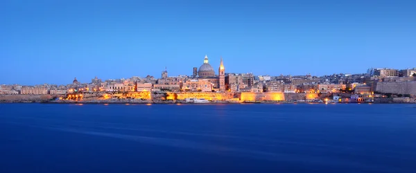 Valletta Skyline w godzinach wieczornych, Malta — Zdjęcie stockowe